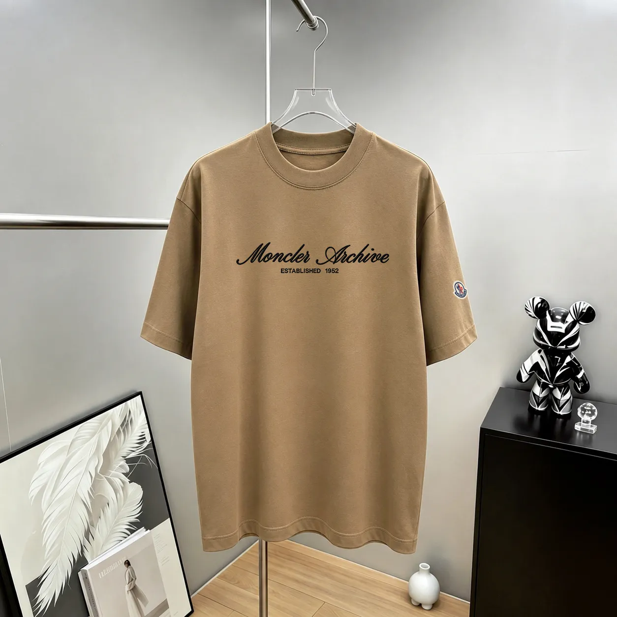 moncle～ 《 》7a tee ， Same Style ， : Black White Coffee Brown Size：S（90-130 ） M（125-150 ） L（135-165 ） XL（160-190 ） XXL（185-220 ）